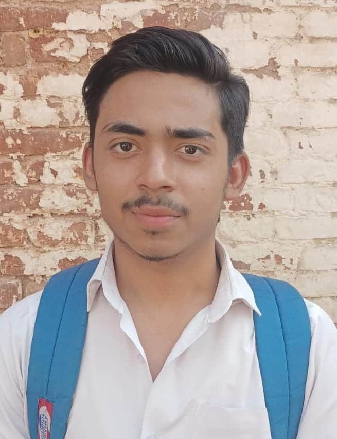 छात्र दक्ष।