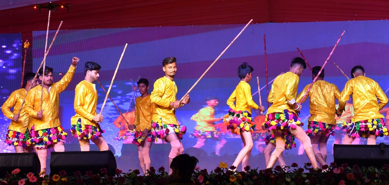 Rajasthani folk dance and Alha singing captivated the hearts.