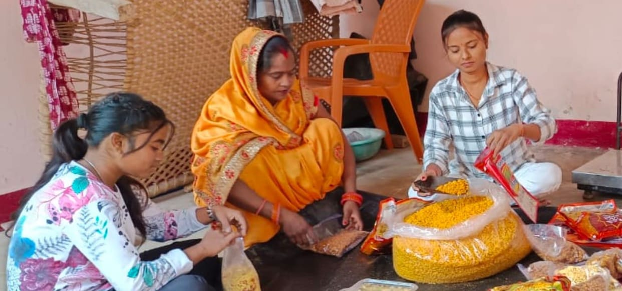 Usha became self-reliant through the business of Namkeen