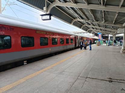 Good news for rail passengers, trips of three pairs of trains extended keeping in mind the Holi festival