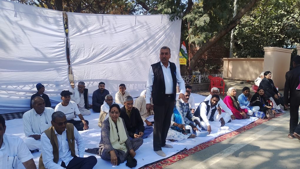 Congress protests pension cuts, accuses government of harassing the needy