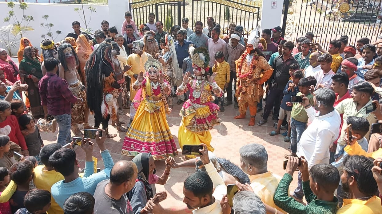 Har Har, Bam Bam echoed in the Shiva temples