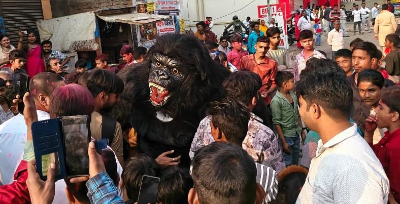 Shiva procession taken out with cheers, people danced