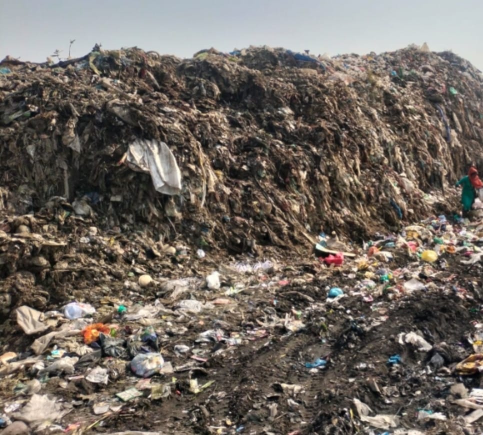 Delay in buying land increases problems, garbage piles up on roads