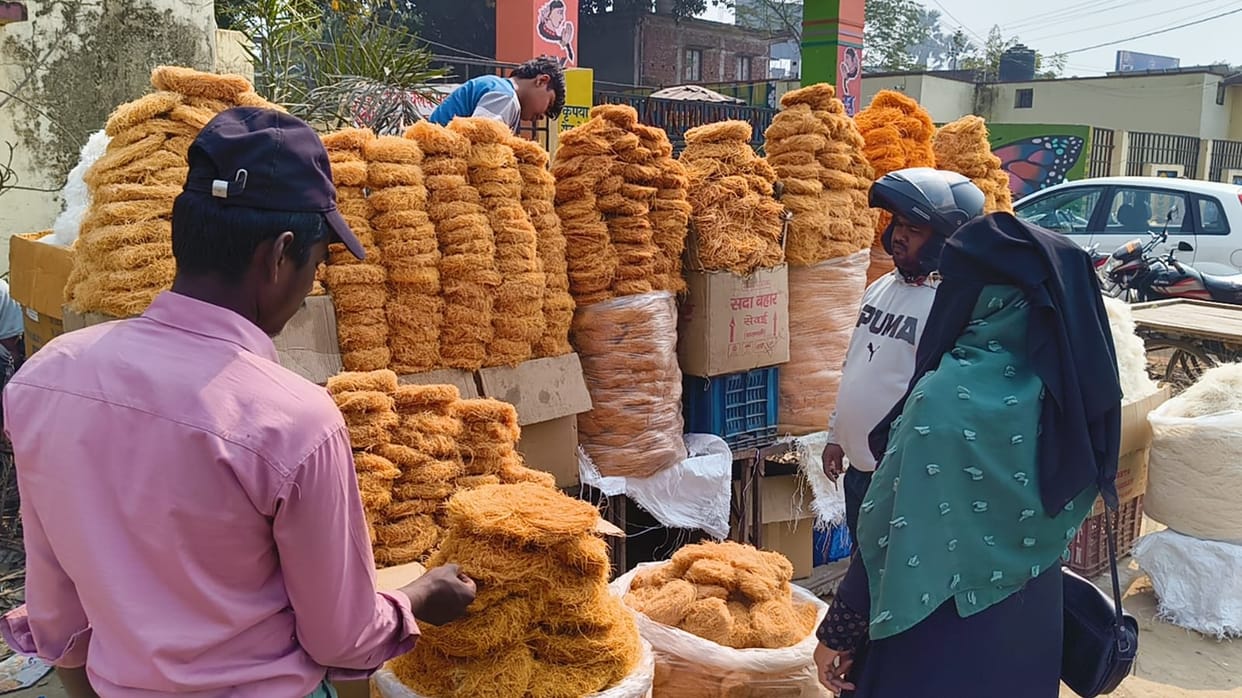 Ramadan arrives, vermicelli market is decorated