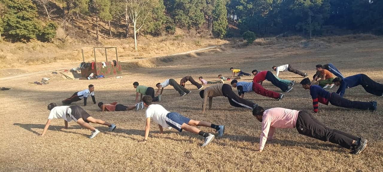 श्रोत संवाद फोटो :- सेना की झांगड बटालियन द्वारा अग्निवीर भर्ती के लिए युवाओं को प्रशिक्षण दिय