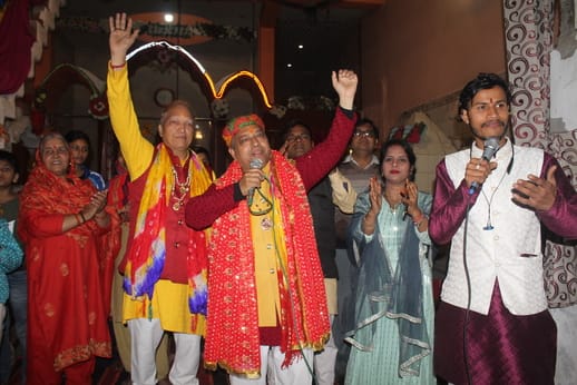 Praises were sung in Shastri Nagar for Khatu Shyam Baba.