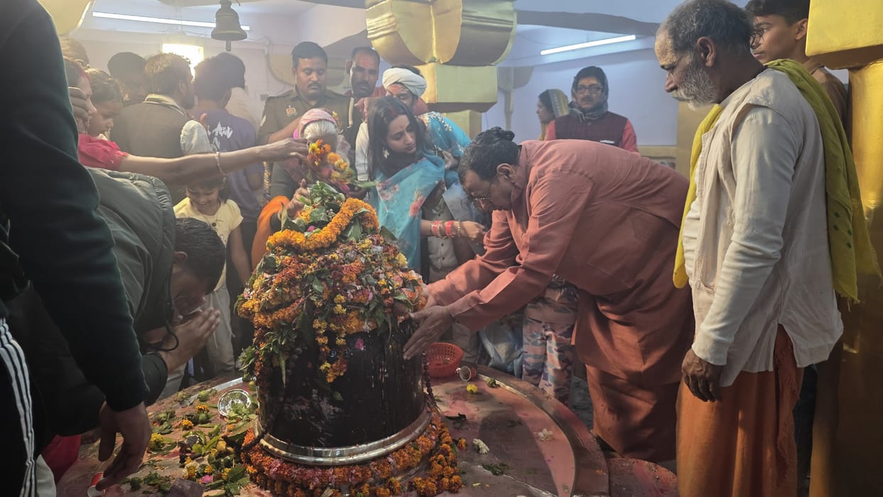 To appease Bholenath, queues formed since dawn, 6 lakh devotees performed Abhisheka.