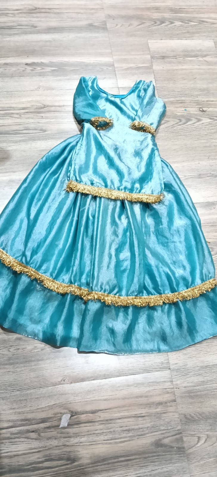 Tikkar's Reena becomes self-reliant by sewing designer suits