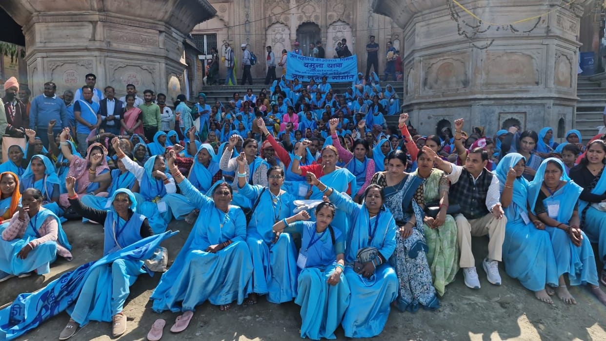 Jal Sahelis spread the message of a continuous and clean Yamuna.