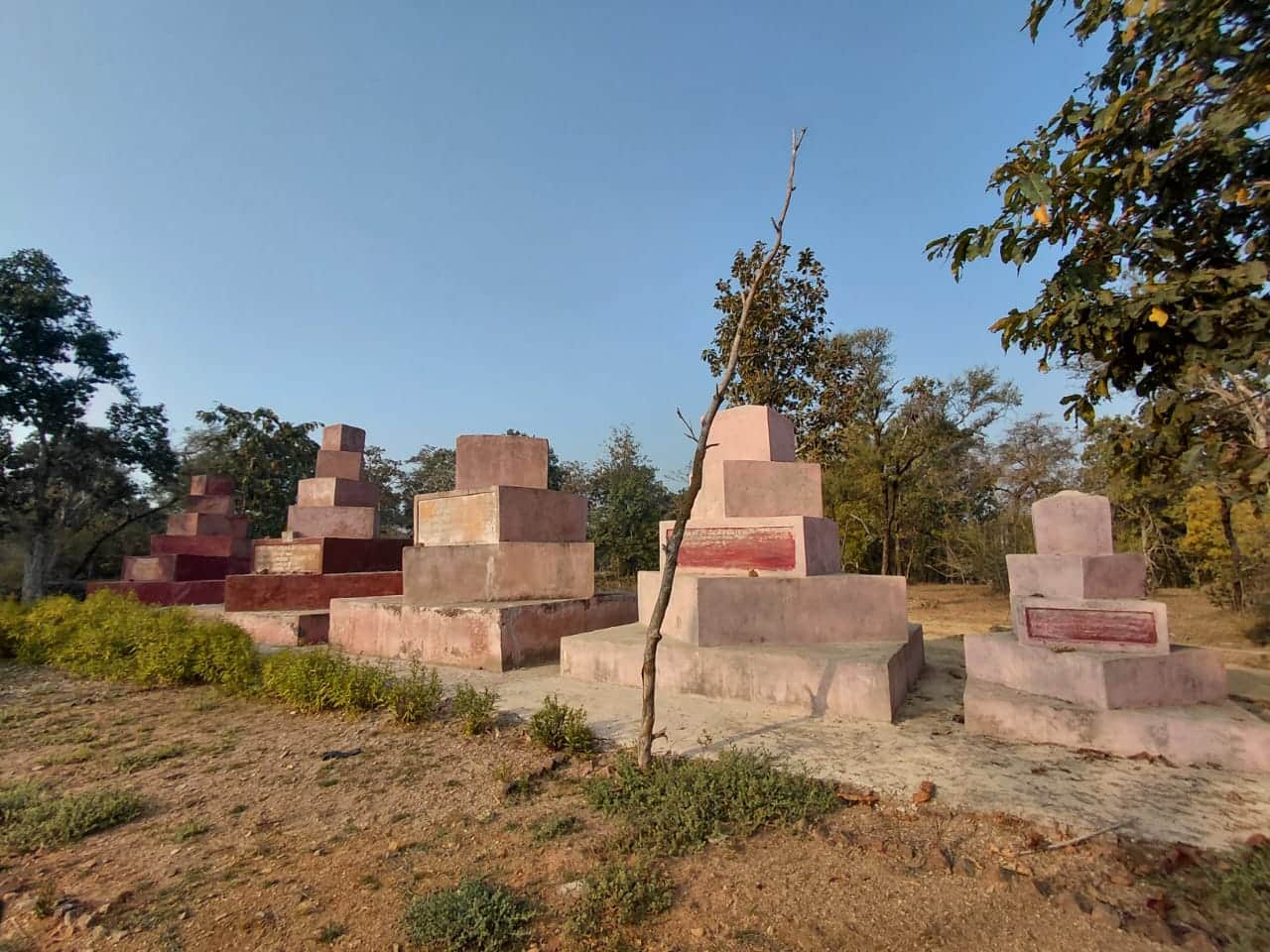 बीजापुर में माओवादी स्मारक ध्वस्त