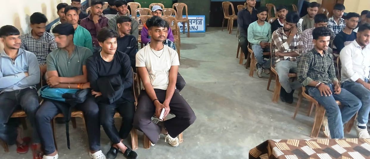 Police School: Students made aware about road safety