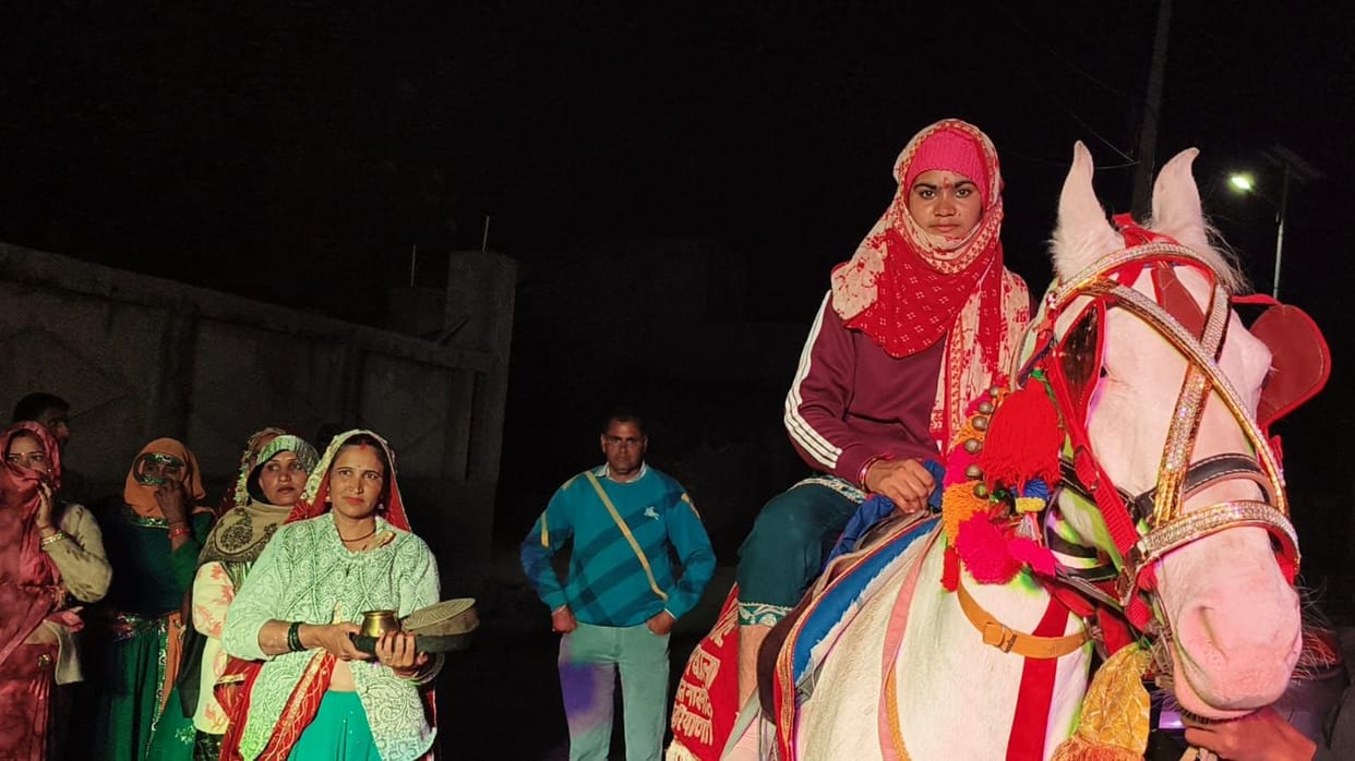 Daughter's wedding procession taken out in village Atali