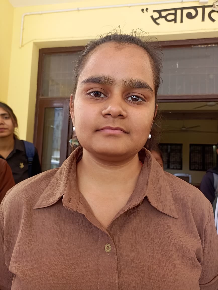 The students said that they had only seen the police station scene in films and TV programmes.