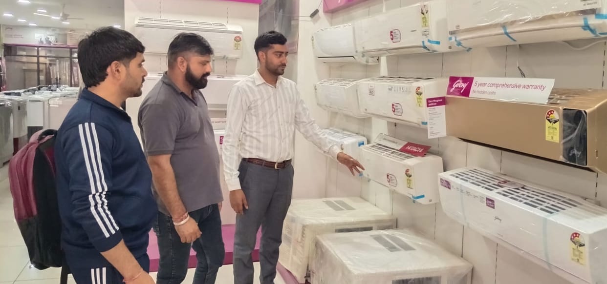 Stock of electronic goods is complete, business worth Rs 5 crore is expected.