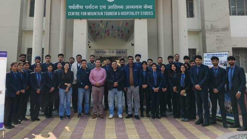 गढ़वाल विवि में आयोजित प्लेसमेंट ड्राइव में शामिल प्रतिभागी---स्रोत विवि