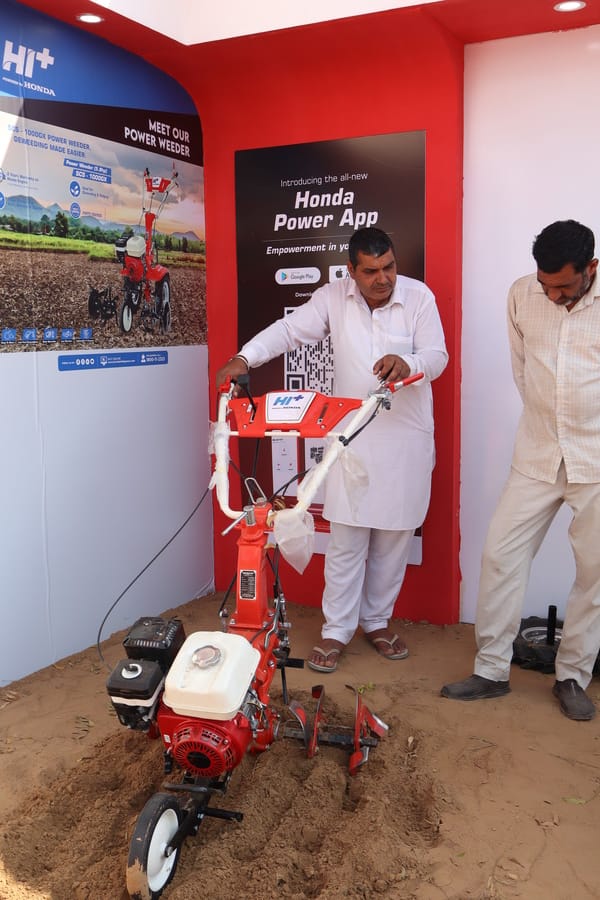 Nearly 1.75 lakh farmers from 8 states arrived; 320 companies displayed modern products at the agricultural exhibition.
