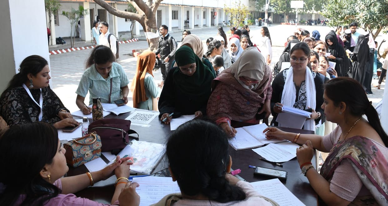 79 students received appointment letters at the employment fair
