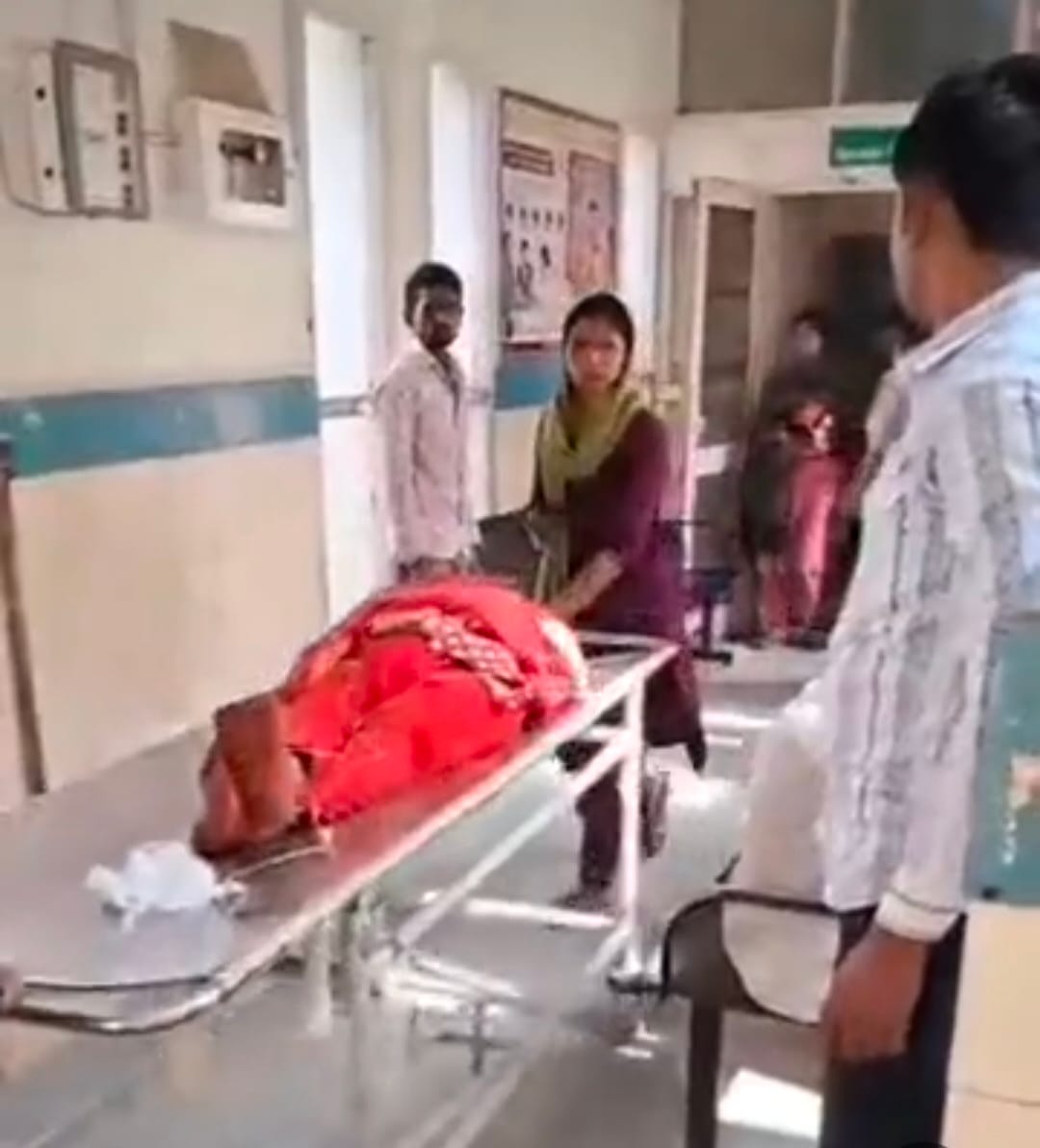 Woman suffers miscarriage at hospital gate, alleges negligence