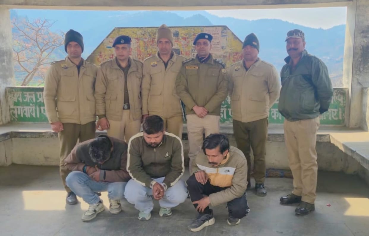 Three Amritsar pickup riders caught with hashish
