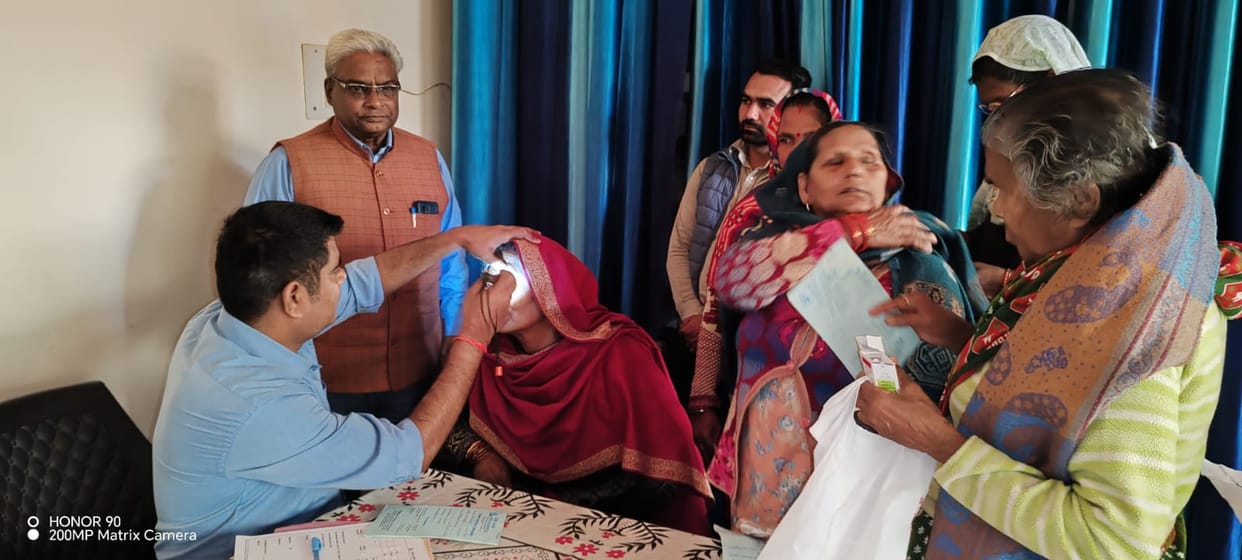 390 patients were examined, 160 were selected for cataract surgery.