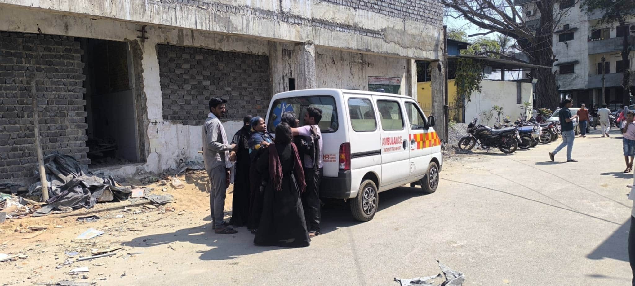 सड़क हादसे में मासूम समेत उसके पिता की मौत