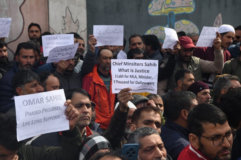 Srinagar, Dailwagers Protest, NC Head Quarter, Raise Slogan