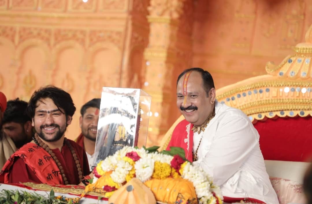 दो संतों का ऐतिहासिक मिलन