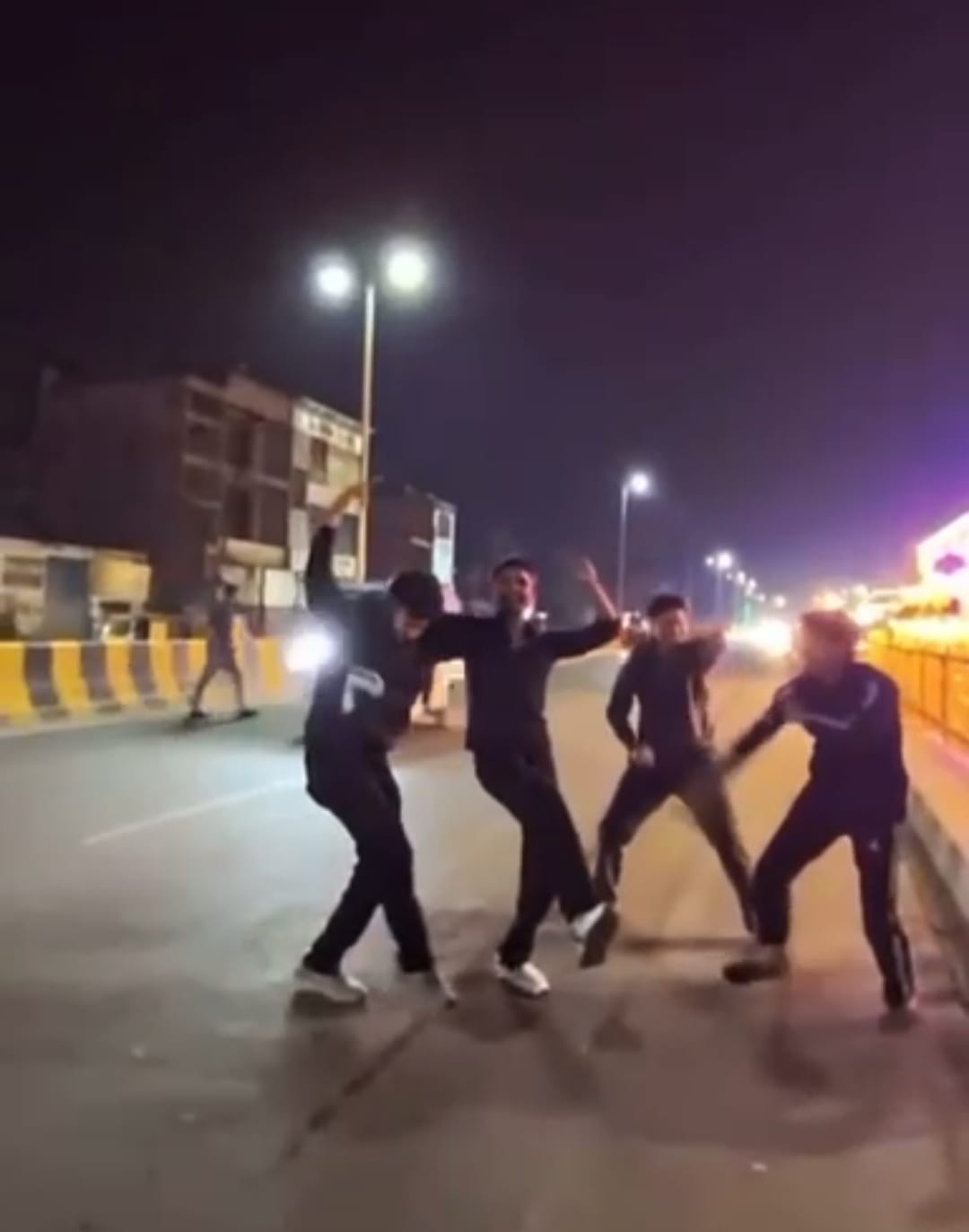 Youth risked their lives on the highway to make a reel, video goes viral