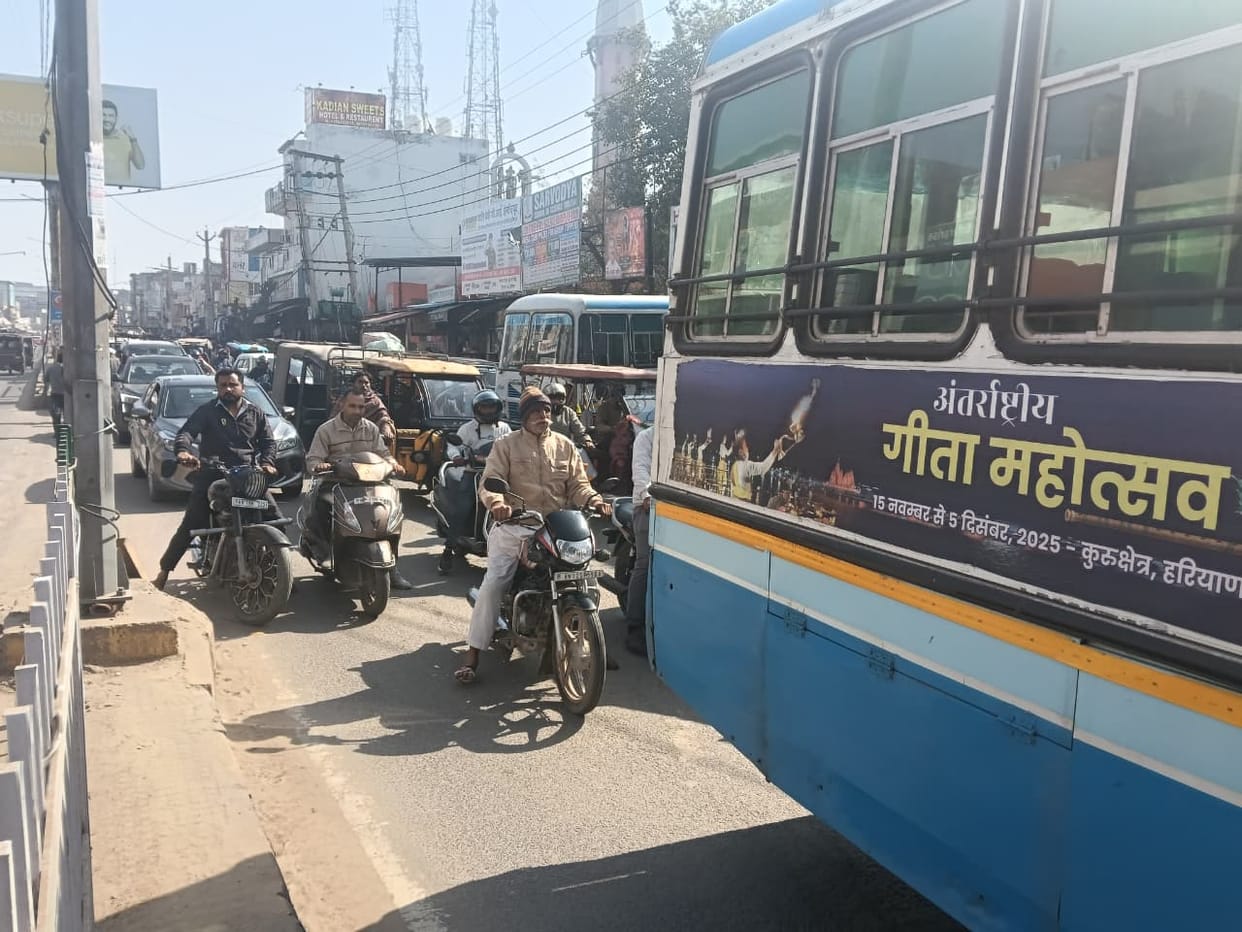 The bus stand shifting plan is failing to materialize, with traffic jams continuing.