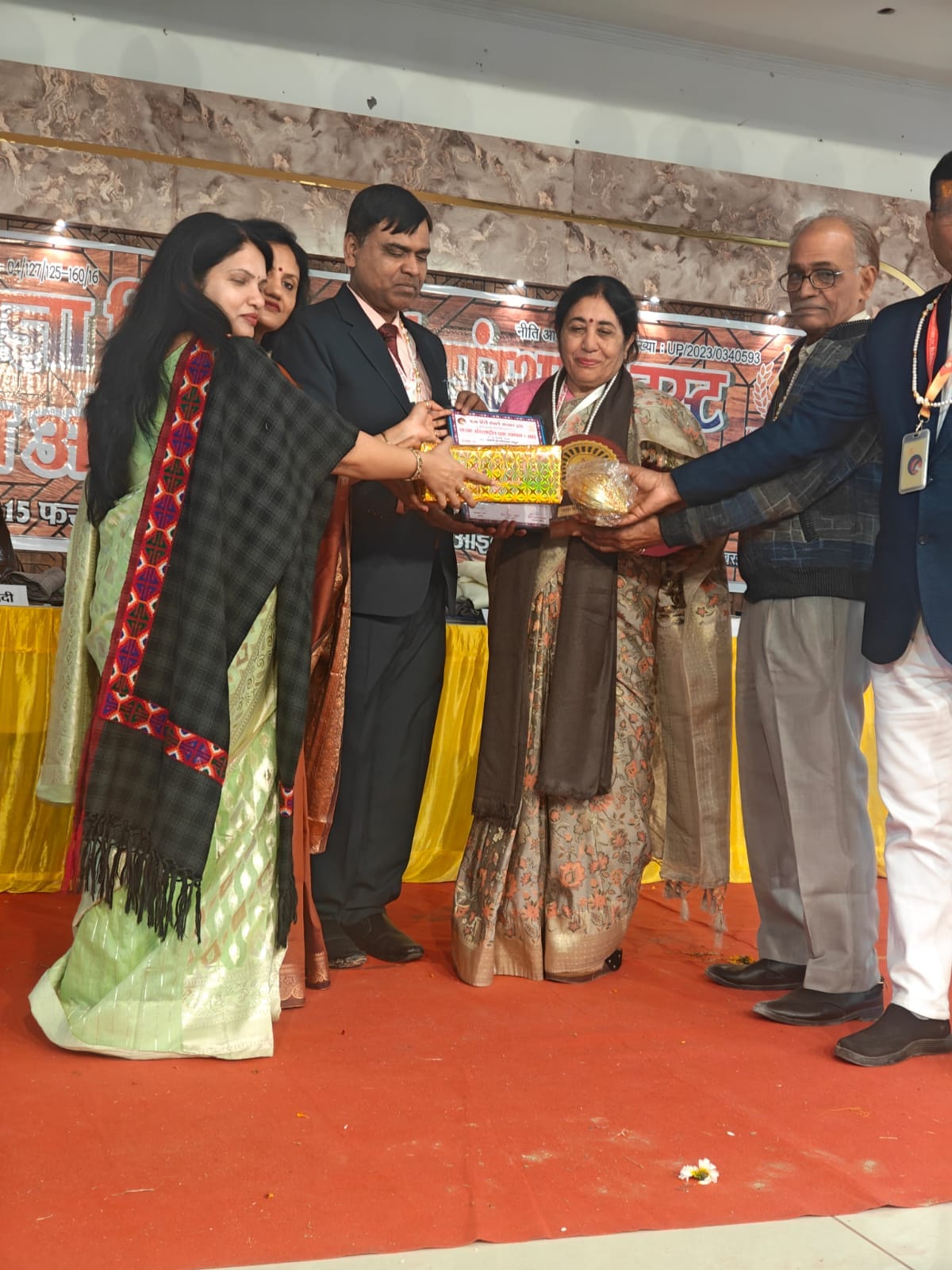 Writer Archana receives International Prajna Samman