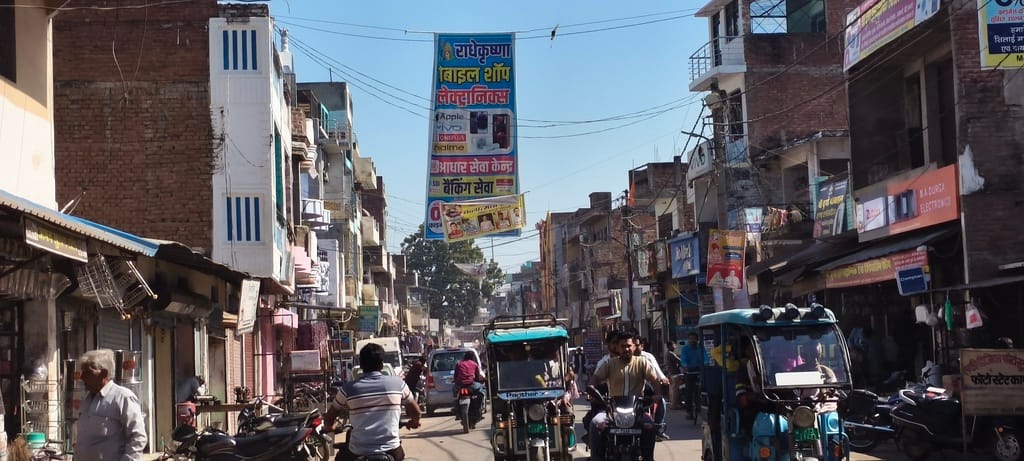 Only five people are allowed to put up hoardings in Bharwari.