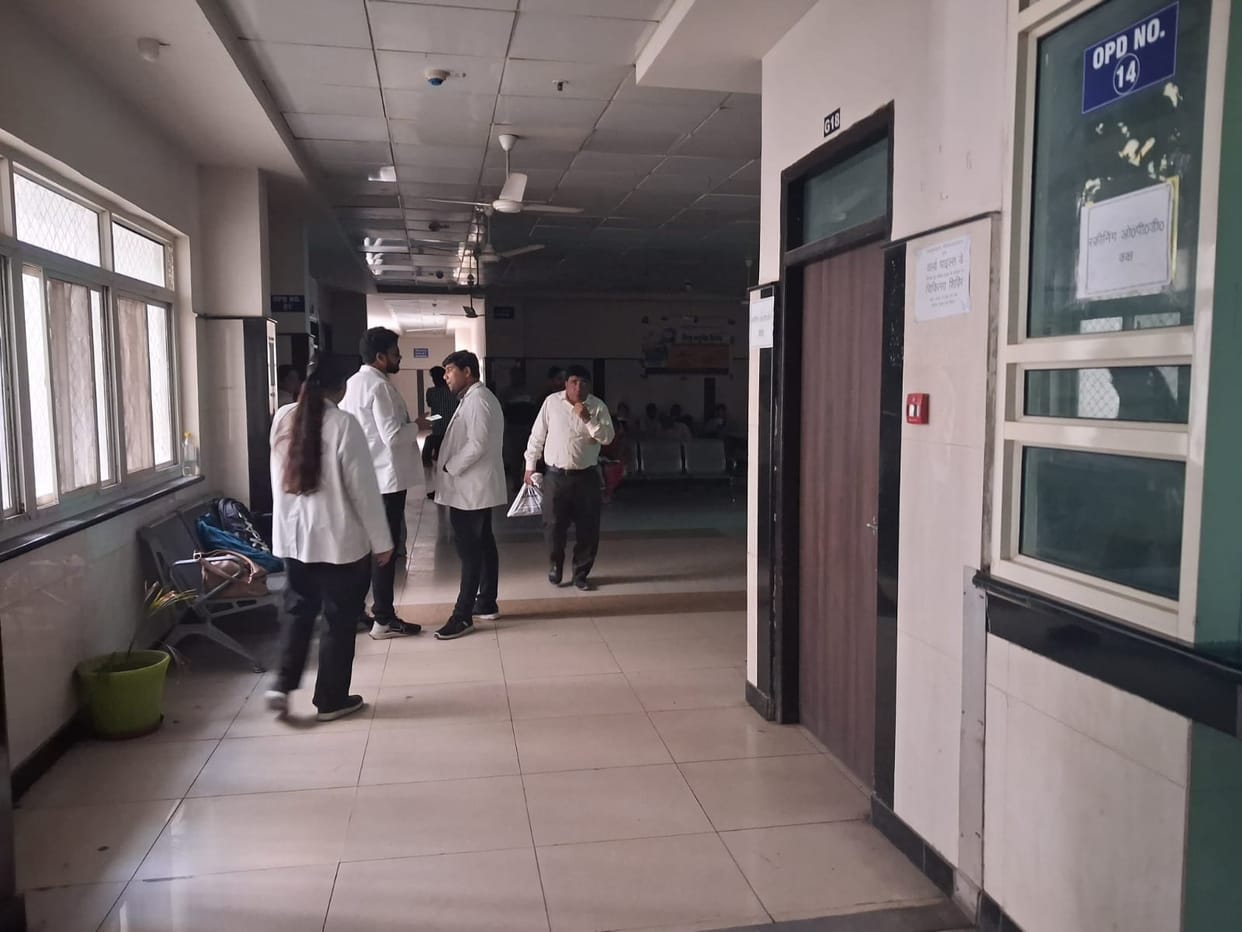 Power was out for 5 hours, treatment continued in torchlight... generators were left standing for lack of fuel.