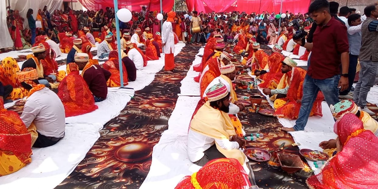 97 couples took the seven vows amidst chanting of mantras