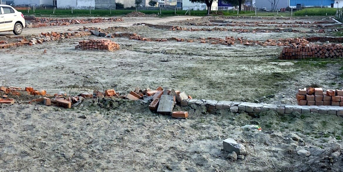 Bulldozer runs on illegal colony being established on left road