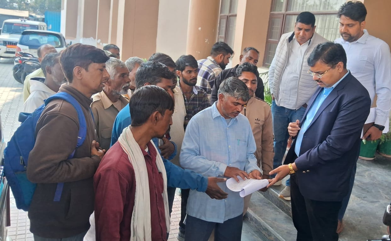 The watchman reached the SDM's court after not receiving his salary for five months.