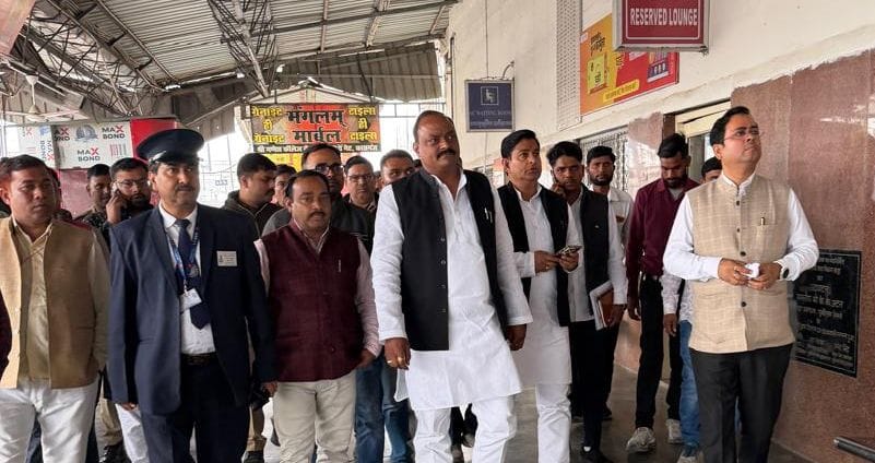 Work on the new Kasganj-Etah railway line should be completed soon.
