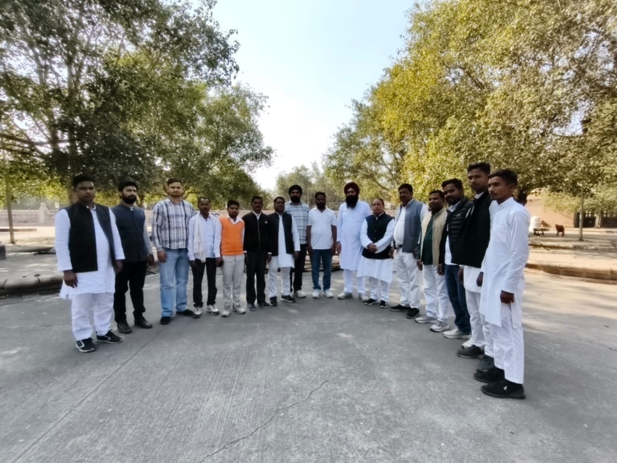 Congress district president dodged the police and reached Lucknow, some remained under house arrest.