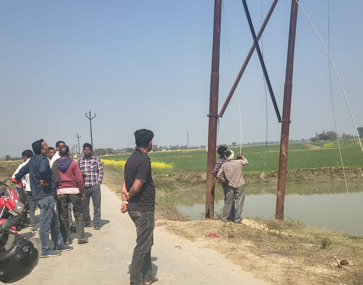 Then the thieves cut the electric wire worth Rs 3.50 lakh from 10 poles