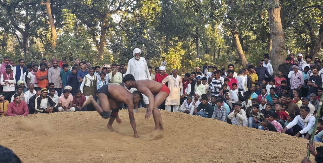 Mukesh and Manoj won the wrestling match.