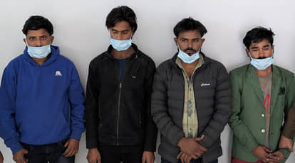 Gang stealing iron rods by inserting chips in weighing machines busted, four arrested