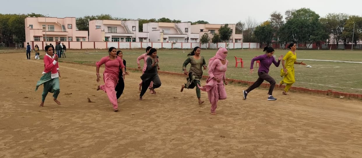 Participation in sports competitions gives women a sense of confidence: DC