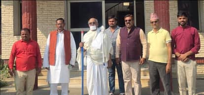 Saint Manibhadra Muni reached here after walking 90 thousand km.