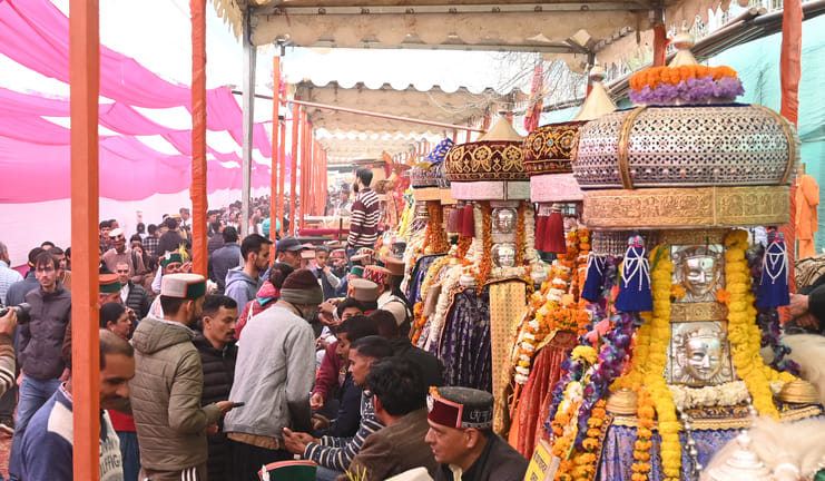 The system bowed to the wishes of the gods and goddesses, and removed the pagoda tents.