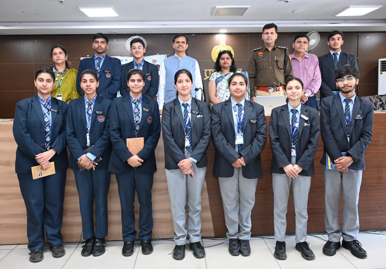Students from two schools understood the working system of the administration.