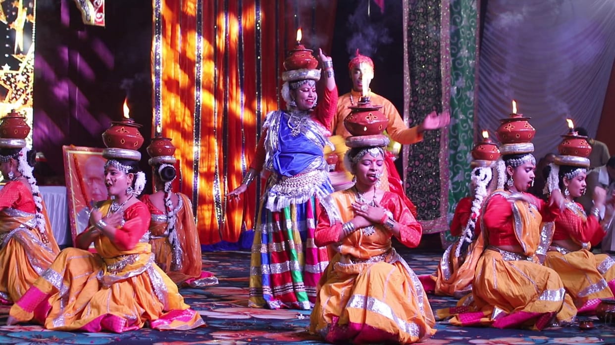 Artists spread cultural colors in the Ramayana fair