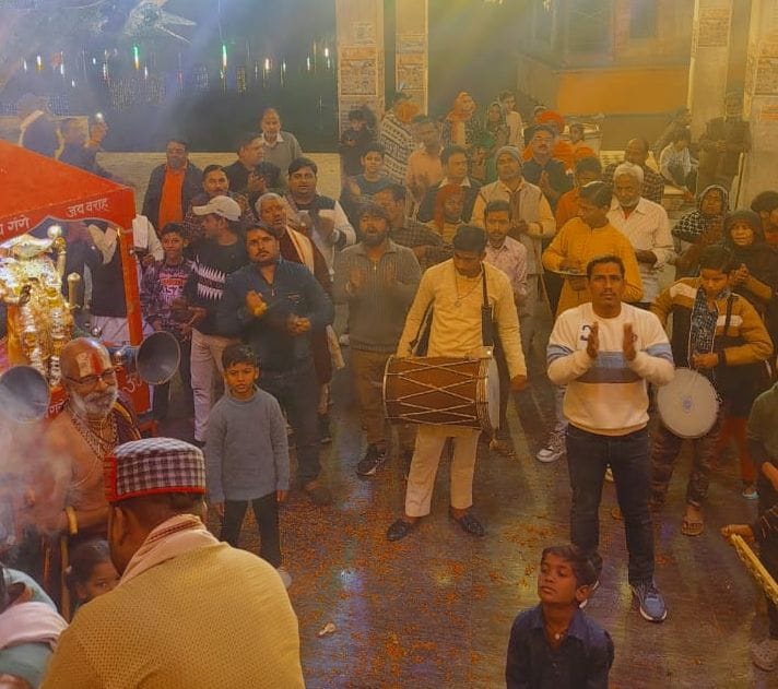 Evening procession taken out with music and dance, cheers echoed