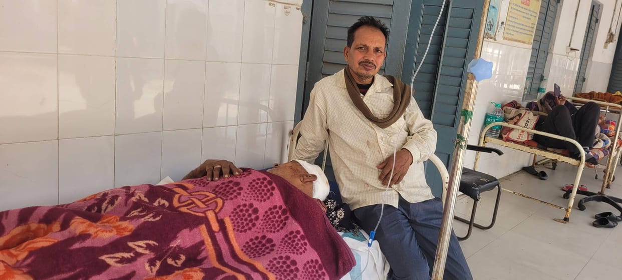 Brutal Attack on Elderly Priest Couple During Temple Robbery in Purnia Thieves Flee with Donation Box