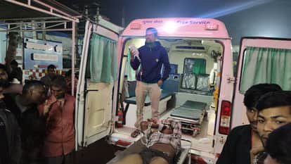 car hits three e-rickshaws on nh-333a sheikhpura many injured road accident bihar news