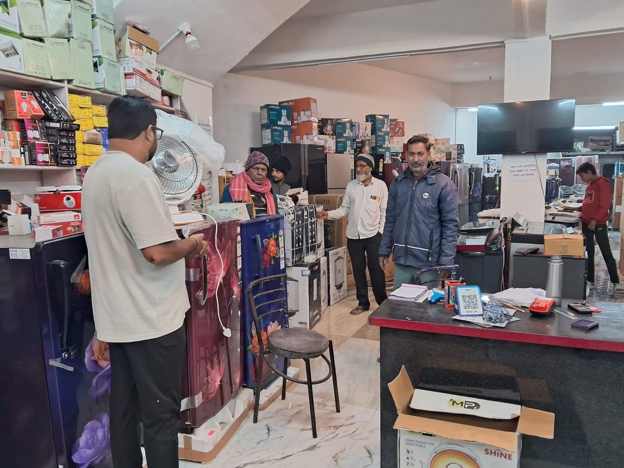 Electronics business shines in the markets during the wedding season